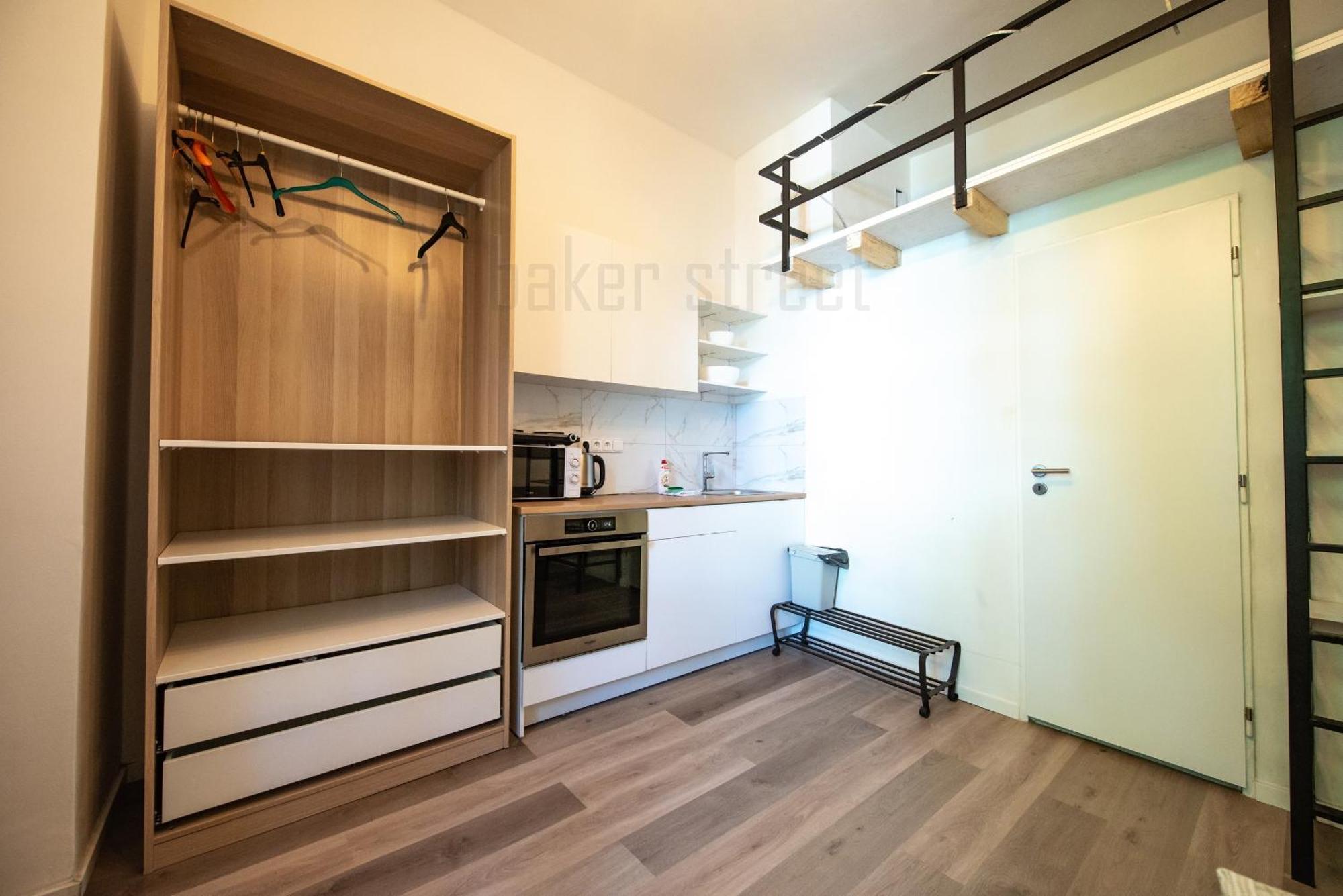 Appartement Storey Close To Metro Palmovka